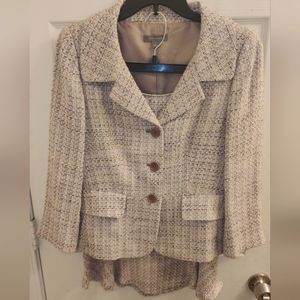 Ann Taylor Machting Suit Set Top 6, Skirt 4